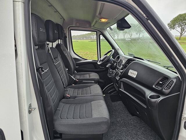 Iveco DAILY 35S18HV 3.0L 410 L4H2 Cruise control, Airco, Navi, Camera, Led, Climate Control