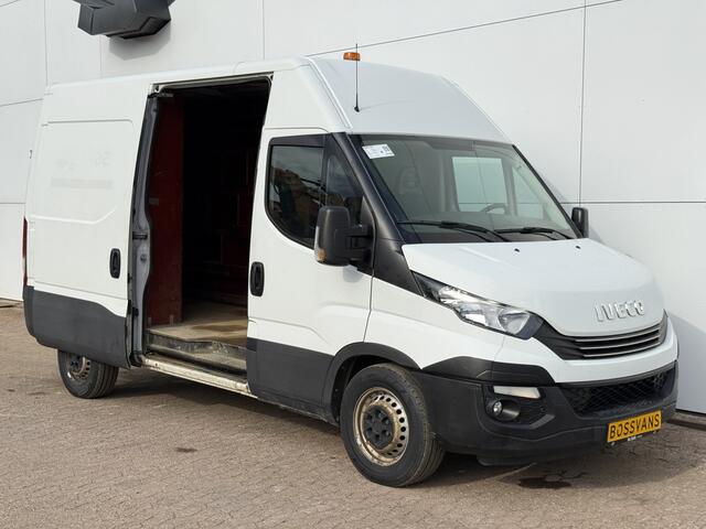 Iveco DAILY 35S14 2.3 352 L2H2 Airco Cruise Control 3,5tons Trekhaak Inbouw