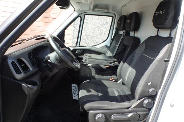 Iveco DAILY 35S16V 2.3 35 2h l 3 3 zits automaat nl auto !!!!!!!! 8 traps 3500 kg trekhaak gewicht