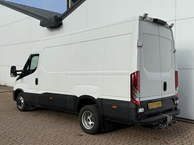 Iveco DAILY 35C18 3.0 Automaat L2H2 Dubbellucht LED 3.5t Trekhaak Adaptieve Cruise Standkachel Climate Control Navigatie Camera