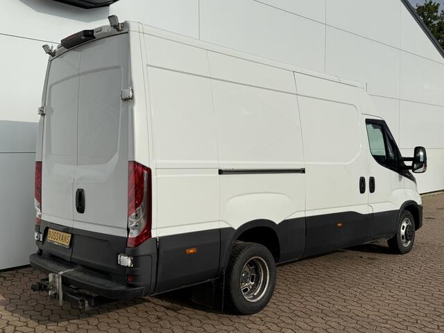 Iveco DAILY 35C18 3.0 Automaat L2H2 Dubbellucht LED 3.5t Trekhaak Adaptieve Cruise Standkachel Climate Control Navigatie Camera