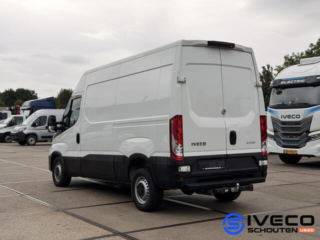 Iveco DAILY 35S18V A8 3.0L 180pk | L2H2 W3520 | Automaat | Cruise control | Camera | AppleCarPlay | Trekhaak