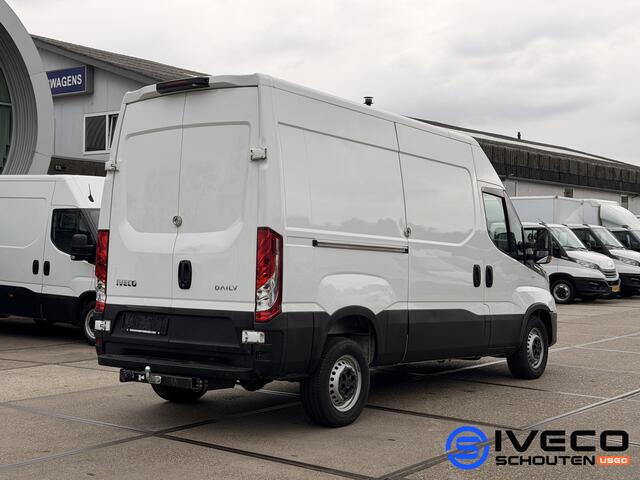 Iveco DAILY 35S18V A8 3.0L 180pk | L2H2 W3520 | Automaat | Cruise control | Camera | AppleCarPlay | Trekhaak