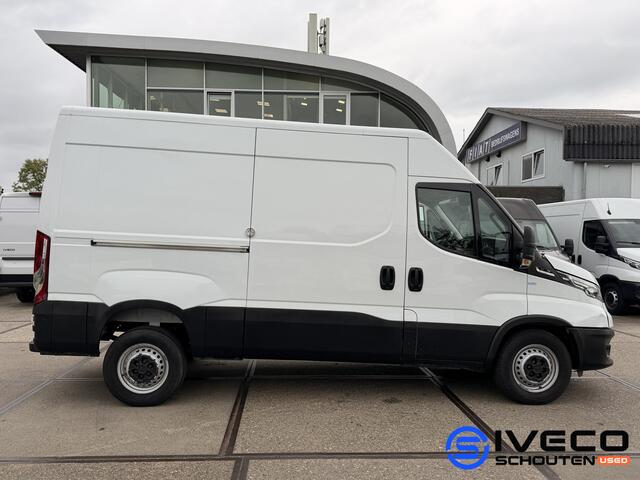 Iveco DAILY 35S18V A8 3.0L 180pk | L2H2 W3520 | Automaat | Cruise control | Camera | AppleCarPlay | Trekhaak