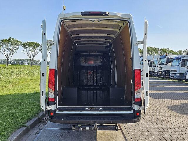 Iveco DAILY 35C18HV 3.0 410 L4H2 Cruise control, Airco, Pdc, Navi, Camera, Led, Climatecontrol, Trekhaak