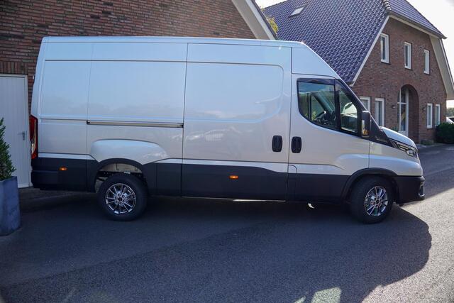 Iveco DAILY 210 pk L2H2 Aut. 3500KG Laadvermogen Vol opties, Trekhaak, 3-zits – foto 2