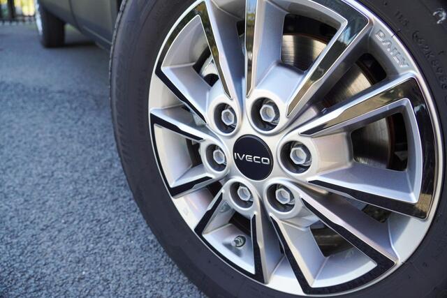 Iveco DAILY 210 pk L2H2 Aut. 3500KG Laadvermogen Vol opties, Trekhaak, 3-zits – foto 6