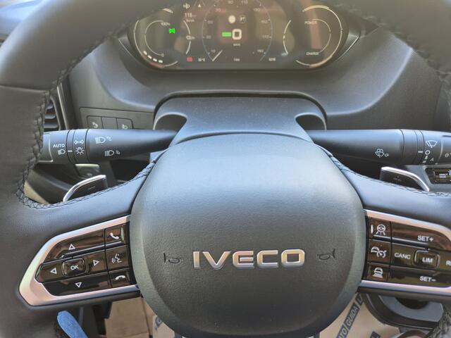 Iveco SuperJolly 4.25t L3H2 Heavy 110 kWh Lanzarote Grey Full Option Adaptieve Cruise Control, Navigatie, LED Koplampen