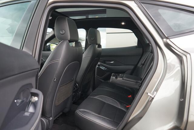 Jaguar E-Pace 2.0 D150 AWD R-Dynamic S | Verwarmde voorstoelen | Panoramadak |