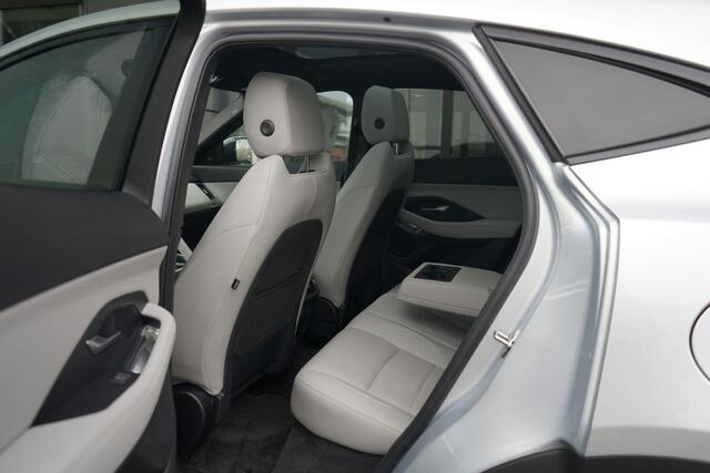 Jaguar E-Pace 1.5 P300e AWD R-Dynamic S | Voorstoelen verwarmd | Panoramadak |