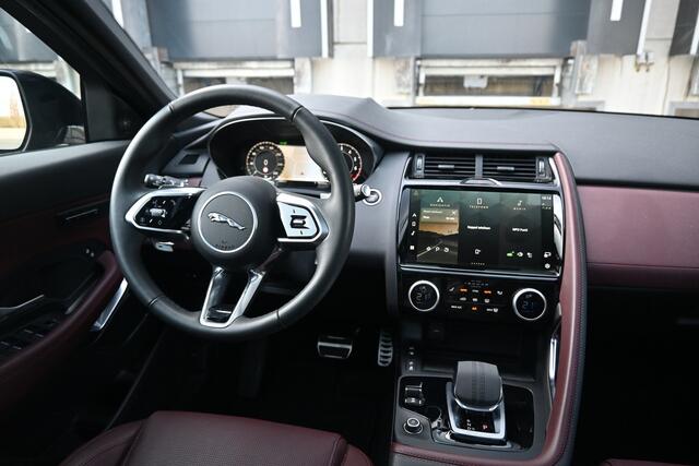 Jaguar E-Pace 1.5 P300e AWD R-Dynamic SE