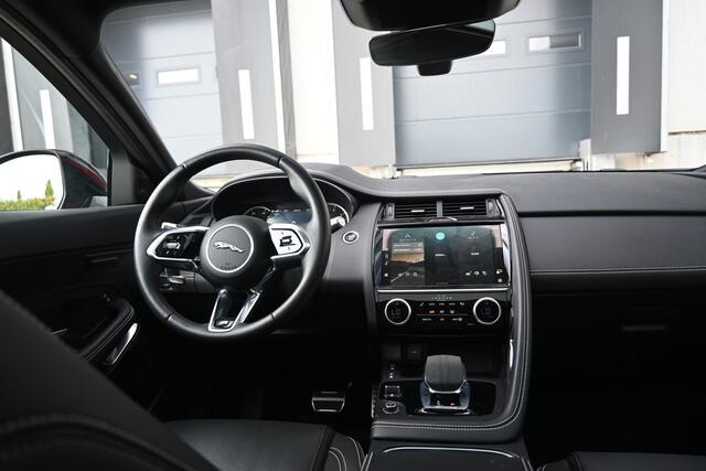 Jaguar E-Pace 1.5 P300e AWD R-Dynamic SE