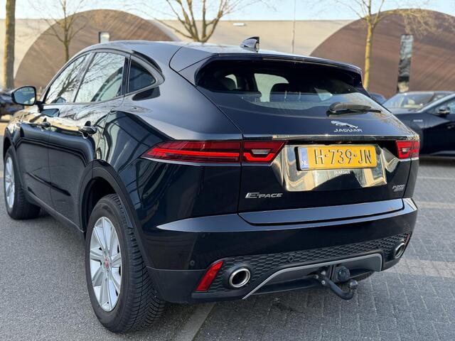 Jaguar E-Pace 2.0 P200 AWD R-Dynamic VAN: 31.900,- VOOR 29.877,- UW LENTEVOORDEEL: 2.023,- | RIJKLAARPRIJS INCL 12 MND BOVAG GARANTIE| PANO| ELEK. ACHTERKLEP| ELEK. STOEL| LEER| TREKHAAK LED