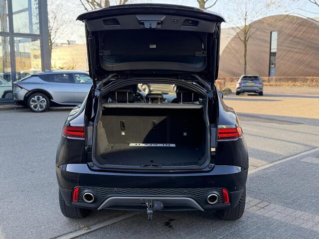 Jaguar E-Pace 2.0 P200 AWD R-Dynamic VAN: 31.900,- VOOR 29.877,- UW LENTEVOORDEEL: 2.023,- | RIJKLAARPRIJS INCL 12 MND BOVAG GARANTIE| PANO| ELEK. ACHTERKLEP| ELEK. STOEL| LEER| TREKHAAK LED