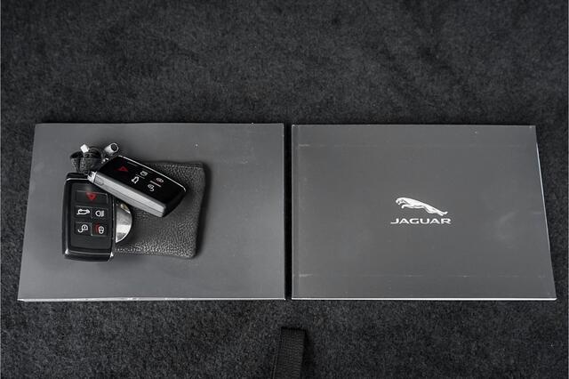 Jaguar E-Pace 1.5 P300e AWD R-Dynamic Pano CarPlay Leer