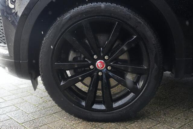 Jaguar E-Pace 1.5 P300e AWD R-Dynamic Black 310pk Panoramadak/Stoelverwarming/Meridian