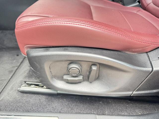 Jaguar E-Pace 1.5 P300e AWD R-Dynamic S