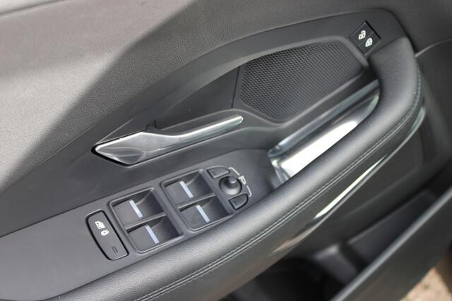 Jaguar E-Pace 1.5 P160 S Launch Edition//Pano//Camera!!