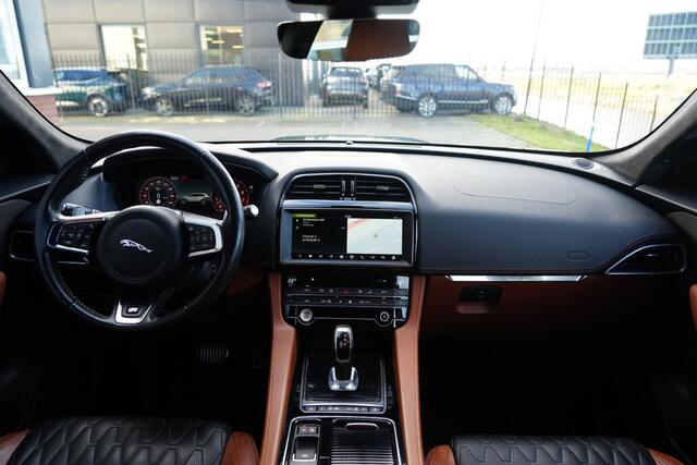Jaguar F-PACE 5.0 V8 S/C AWD SVR 550pk Meridian/Navigatie/Camera