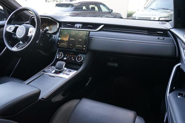 Jaguar F-PACE 2.0 P400e PHEV R-Dynamic HSE | Sportstoelen | Schuif/Kantel dak | Voorstoelen verwarmd / gekoeld |