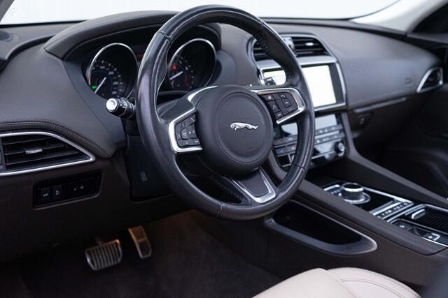 Jaguar F-PACE 2.0T AWD Portfolio ACC Pano Cam Stoelverw. Alcant. Hemel Apple Meridian Elek.trek
