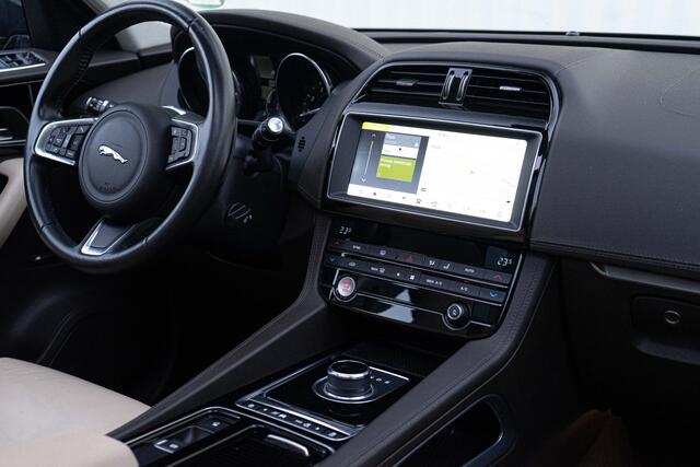 Jaguar F-PACE 2.0T AWD Portfolio ACC Pano Cam Stoelverw. Alcant. Hemel Apple Meridian Elek.trek