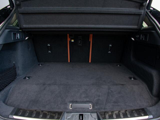 Jaguar F-PACE 2.0 P400e PHEV R-Dynamic HSE | Panodak | Stoelmassage | Head-Up | Adaptive |