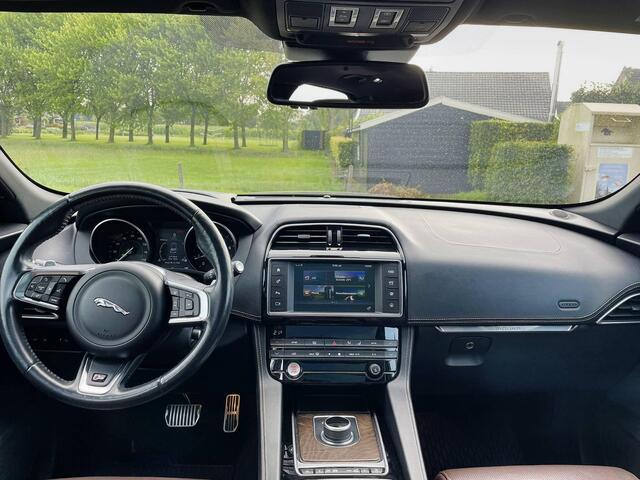 Jaguar F-PACE 3.0 S First Edition AWD | 35T V6 Supercharged Portfolio AWD 380pk | Meridian Sound | 19" LM | Adap Dynamics | Panodak | 1 eig | Volledig dealer onderhouden!