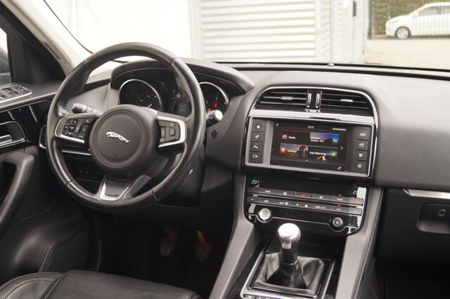 Jaguar F-PACE 2.0d 180pk AWD Prestige -LEER-NAVI-CAM-ECC-