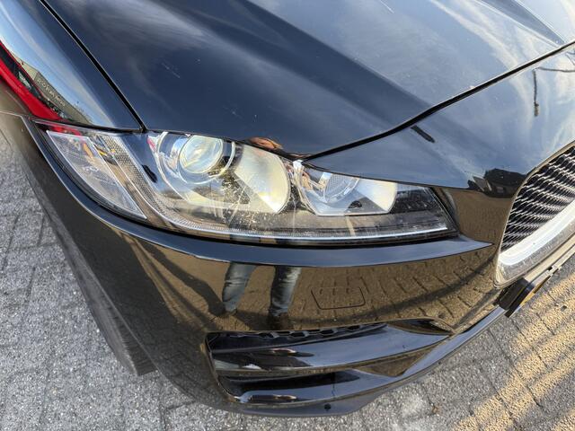 Jaguar F-PACE 2.0 Portfolio AWD 20d xenon/leder/navi/pano