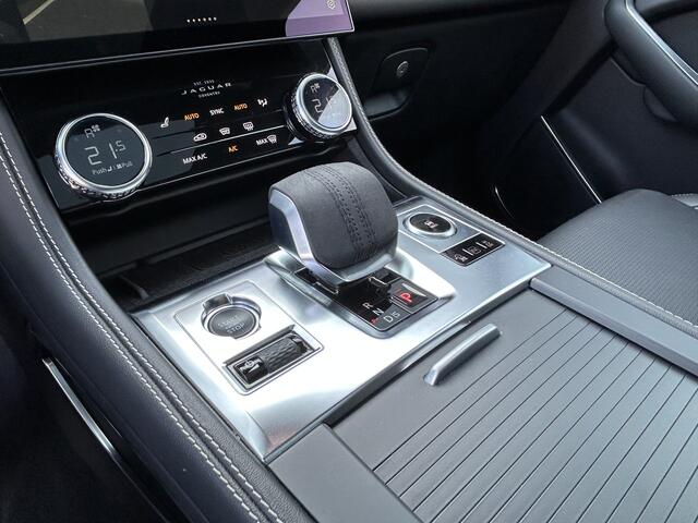 Jaguar F-PACE P400e 404pk AWD R-Dynamic SE | Adaptive Cruise | Panoramisch schuifdak | Stuuwielverwarming |