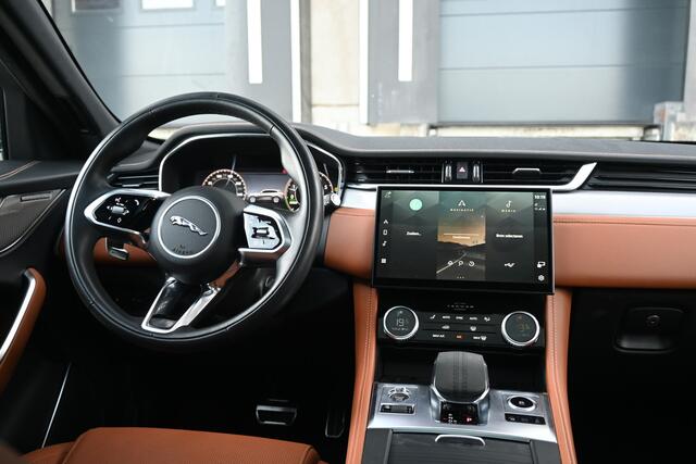 Jaguar F-PACE 2.0 P400e PHEV R-Dynamic SE