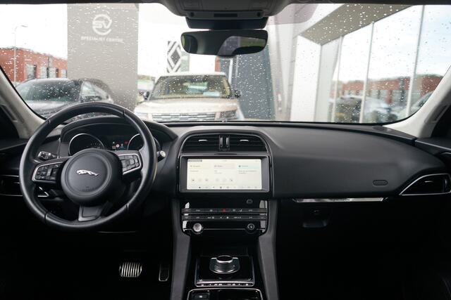 Jaguar F-PACE 2.0t AWD Pure | Verwarmde voorstoelen |