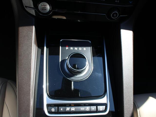 Jaguar F-PACE 2.0 Portfolio AWD 25t | PANORAMADAK | LEDEREN BEKLEDING |