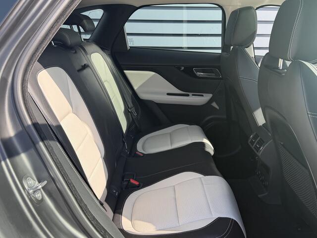 Jaguar F-PACE 2.0 Portfolio AWD AUTOMAAT / R Sport / Panorama Dak / Camera / 42000 KM / 1 e eig