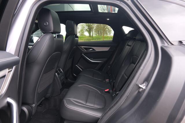 Jaguar F-PACE 2.0 P400e PHEV R-Dynamic SE