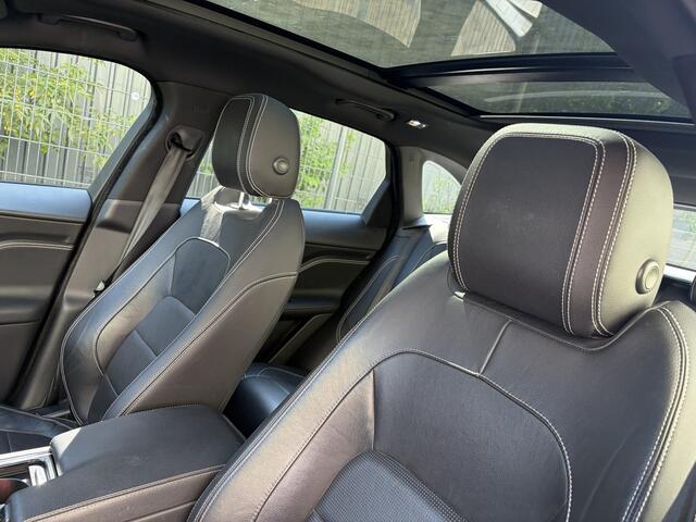 Jaguar F-PACE 2.0 Portfolio AWD 25t / AUTOMAAT / PANORAMADAK / MEMORY / CRUISE