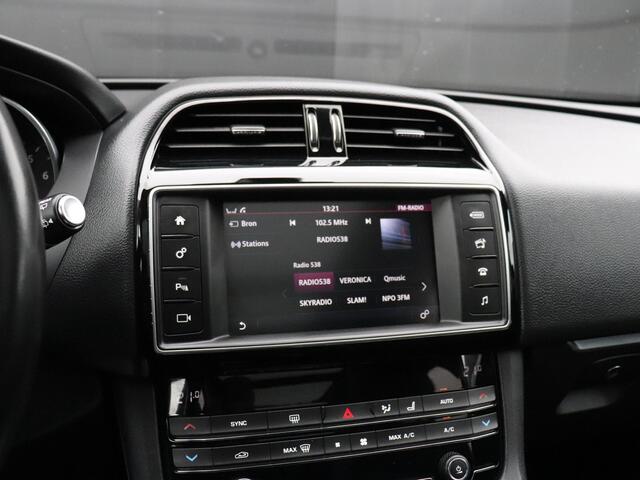 Jaguar F-PACE 2.0 Portfolio AWD 25t | LEDER | PANO-DAK | TREKHAAK | CAMERA | STOELVERW. | CRUISE | NAVI |