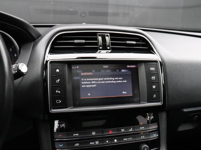 Jaguar F-PACE 2.0 Portfolio AWD 25t | LEDER | PANO-DAK | TREKHAAK | CAMERA | STOELVERW. | CRUISE | NAVI |