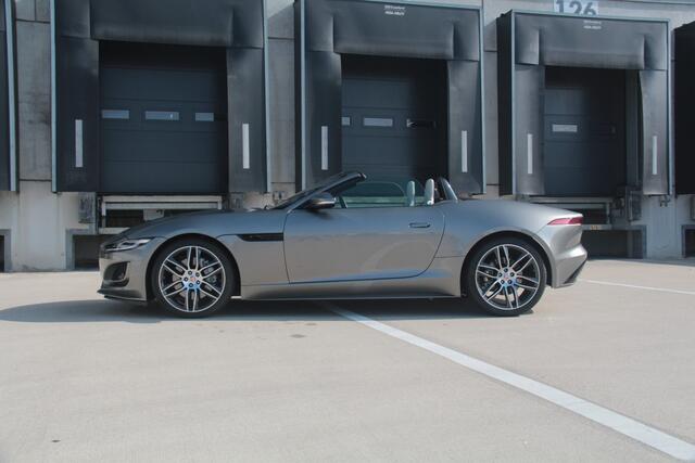 Jaguar F-TYPE P300 RWD R-Dynamic Black