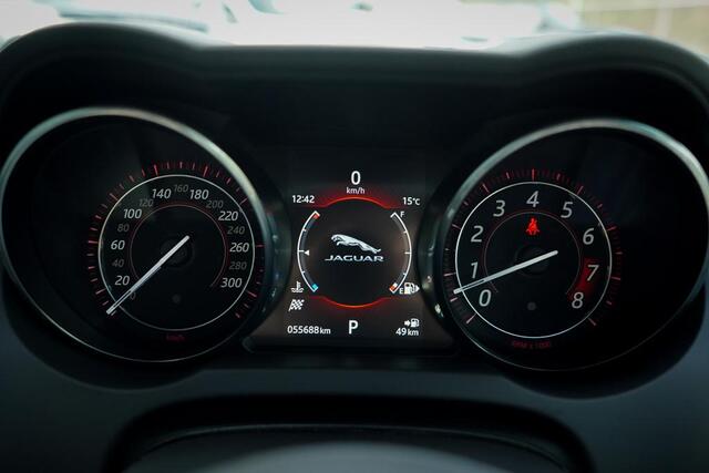 Jaguar F-TYPE 3.0 V6 Coupé / Pano / Leder / NL Auto / Camera / Memory