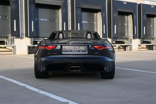Jaguar F-TYPE 2.0T Chequered Flag