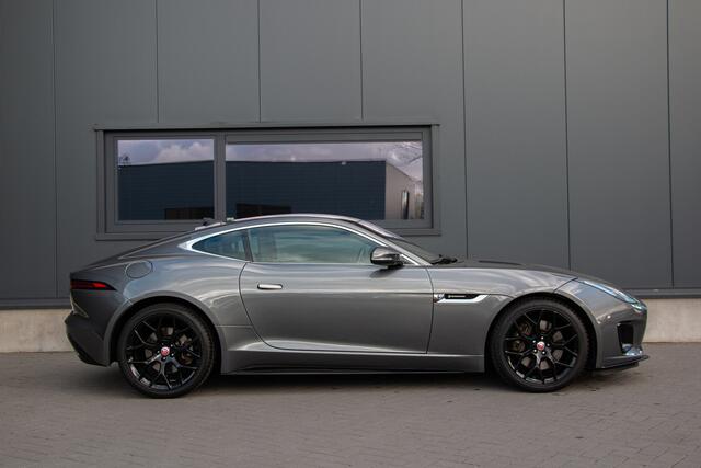Jaguar F-TYPE 2.0T 300pk RWD R-Dynamic | NL Auto | BTW | Sportuitlaat | Lane Assist | Stuurverwarming | Glasdak | RWD | Led | Camera | Memory | Apple & Android Carplay | P300 |19"| Dealer Onderhouden.