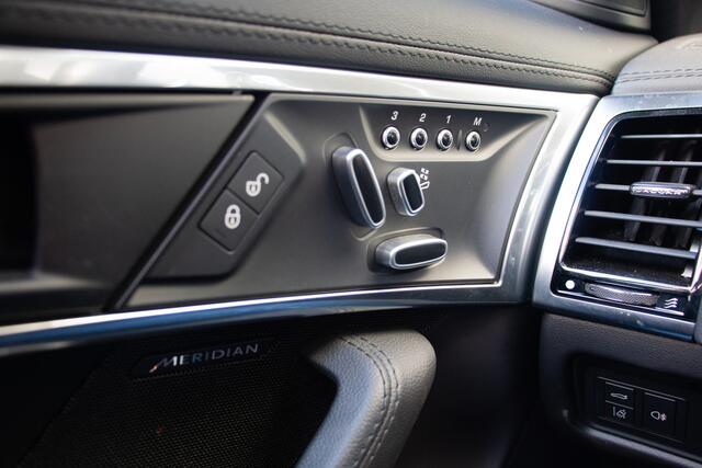 Jaguar F-TYPE 2.0T 300pk RWD R-Dynamic | NL Auto | BTW | Sportuitlaat | Lane Assist | Stuurverwarming | Glasdak | RWD | Led | Camera | Memory | Apple & Android Carplay | P300 |19"| Dealer Onderhouden.