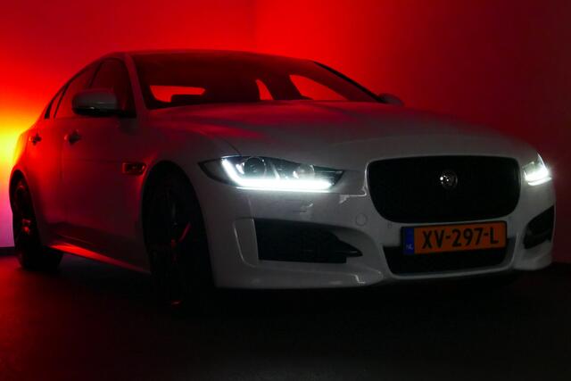 Jaguar XE 2.0t Prestige R-Sport Wit Metallic. 19"LMV, Navi, Camera, Xenon, Stoelverw