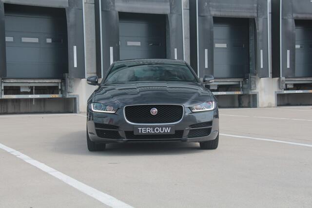 Jaguar XE 2.0 Portfolio