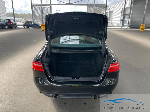 Jaguar XE 2.0t Portfolio, navi, Apple Carplay, camera, leer, Xenon, 2xPDC, dealeronderhouden