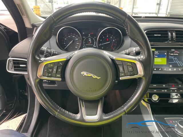 Jaguar XE 2.0t Portfolio, navi, Apple Carplay, camera, leer, Xenon, 2xPDC, dealeronderhouden