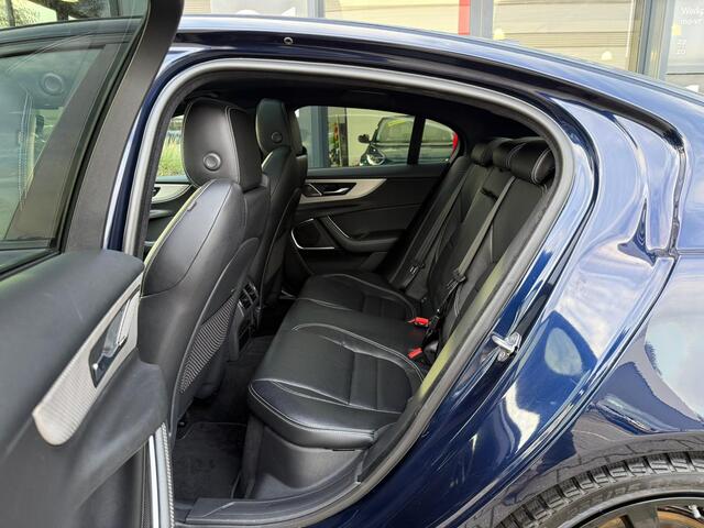 Jaguar XE 2.0 R-Dynamic *Schuif-/Kanteldak & ACC*