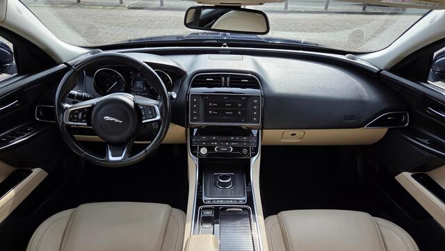 Jaguar XE 2.0 Prestige